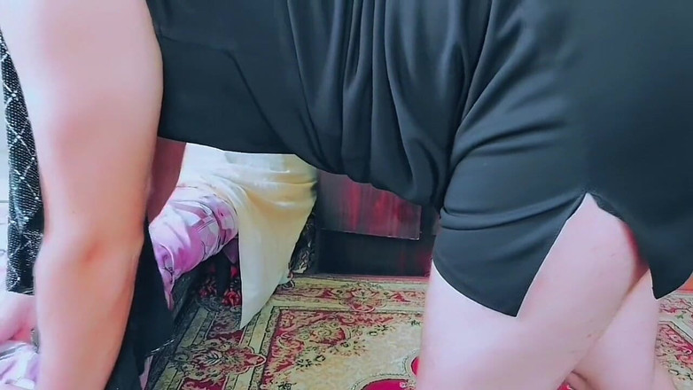 Kitty_Cross: Terreno e seduzione: incontro erotico di una ragazza