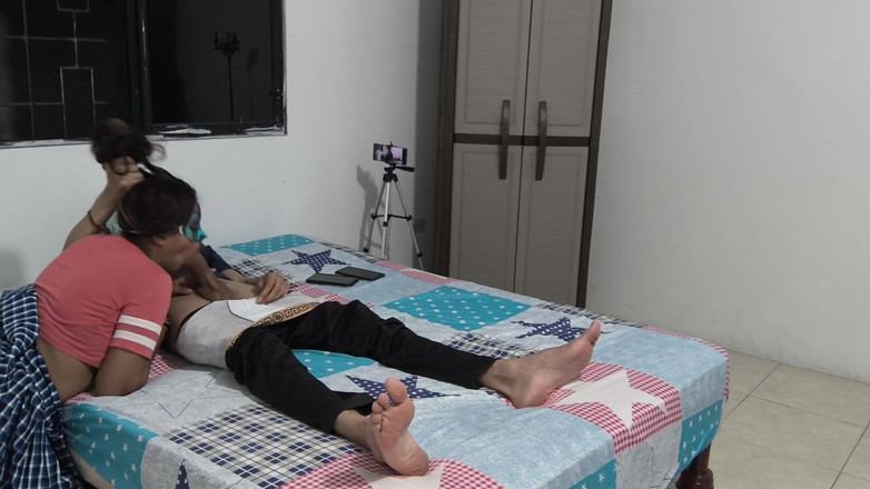 NEGRITA SEXY: Моя новая 18-летняя подруга лижет и сосет мой большой коричневый покорный член