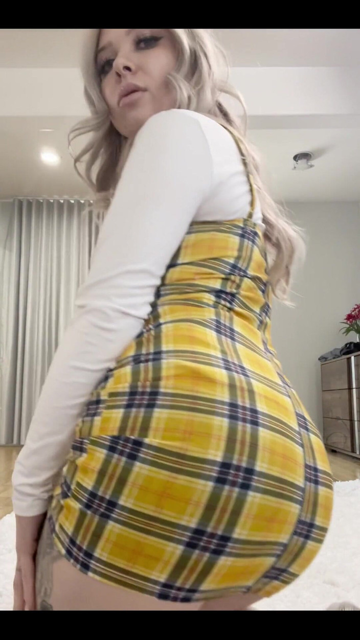 Kaiia Eve: 내 모든 부분과 곡선에 무수정 헌신