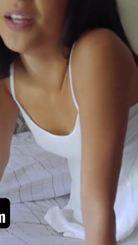 SisLovesMe - Lusty babe miga swoimi cyckami uwodzi wielkiego stepbro, więc dał jej jeździć
