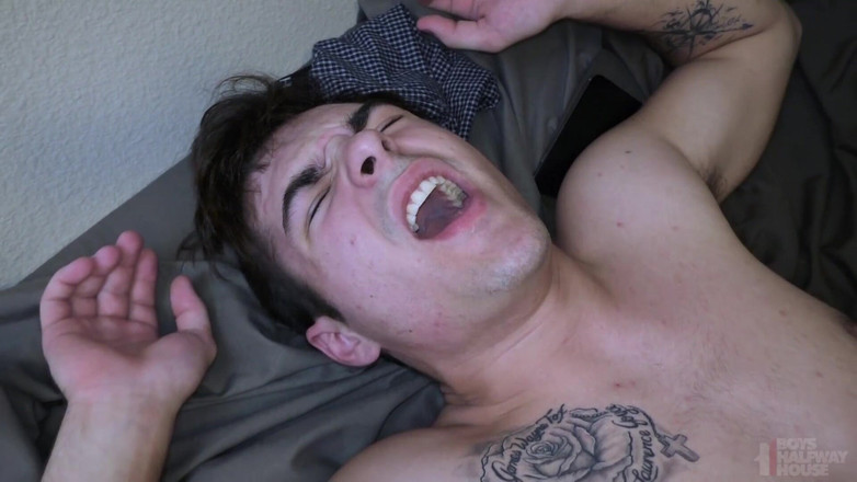 Boys half-way house: 青少年欺凌得到应得的