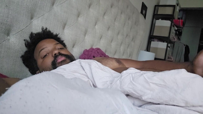 Eddie Venezuela: Average Dad Decides to Film His Morning Wood