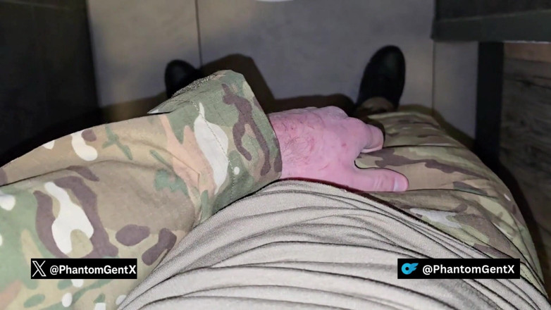 PhantomGentX: Soldado alemán se pone cachondo y se masturba en un...