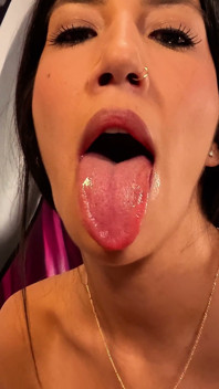 Bubbly Latina Slut Queefs Her Pussy Then Fucks