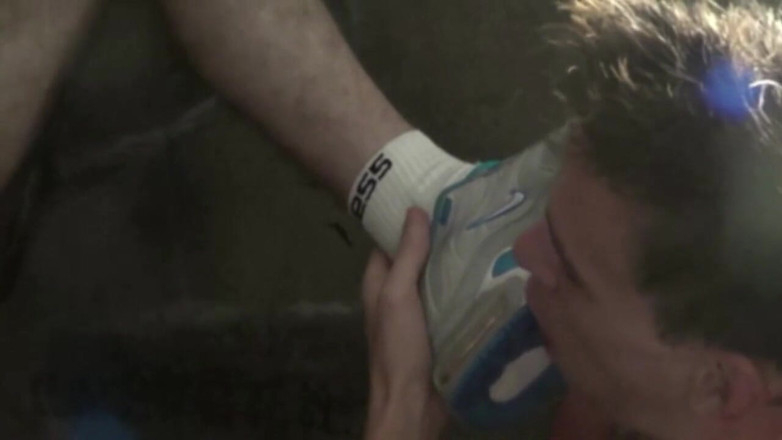 Sneaker Sex Kinky: Sneaker submission in backroom by a scally lad