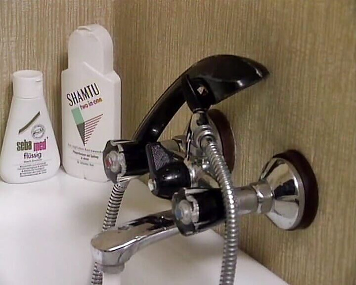 Deutsche Camgirls: A Sexy Dark Haired German Babe Gets Her Hairy Twat...