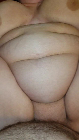 MrsPerfect69: Cycki podskakują i zalana!