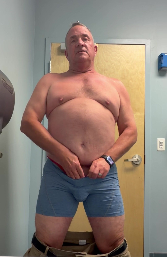 GottaLuvBB: Rozbiórki w biurowej toalecie