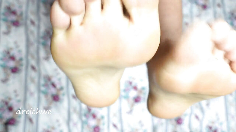 Dreichwe: 展示我柔软性感的脚