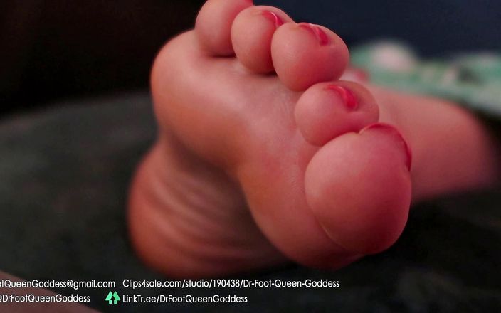 Dr. Foot Queen Goddess: Relaxing couch soles full version