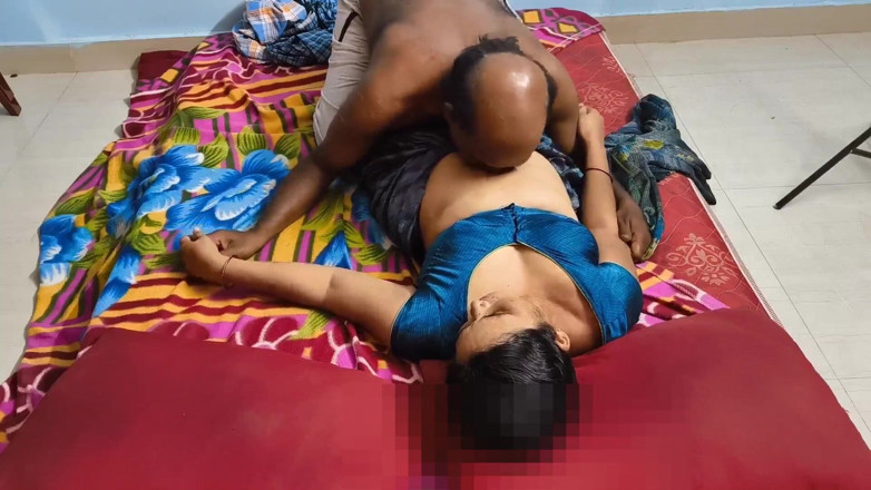 Sexy sindu: Ateşli seksi güzel desi çift romantik seks yapıyor