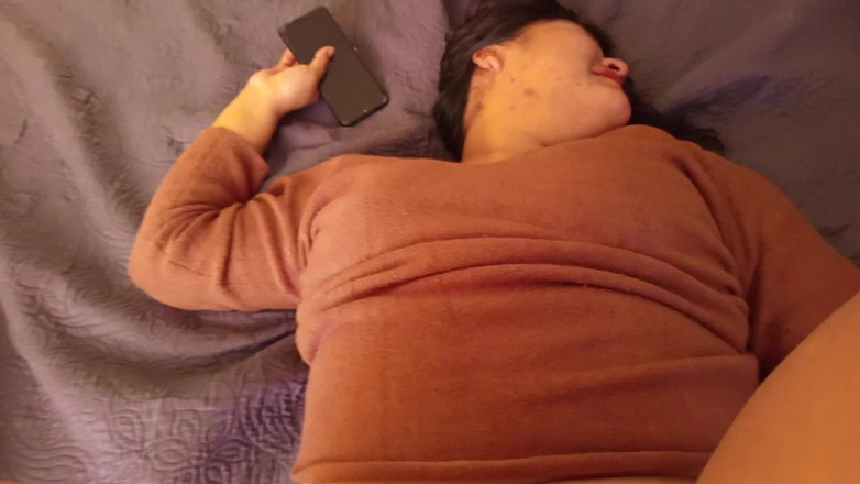 Moo DBOXXX: Moje kamarádka z venkova mluví se svým přítelem, zatímco ji šukám,...