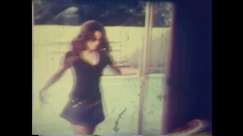 Vintage megastore: Fata pasională