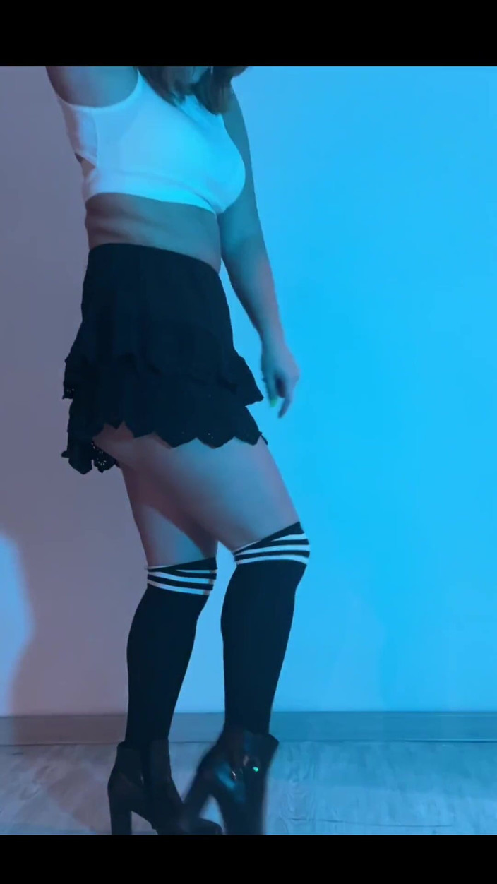 Fox Flame: Sexy striptýz, který rozzáří váš nudný den