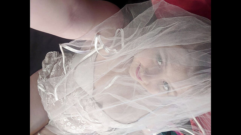 Sin Spice by Sophia Sinclair and Jasper Spice: Tayangan slaid foto malam perkahwinan