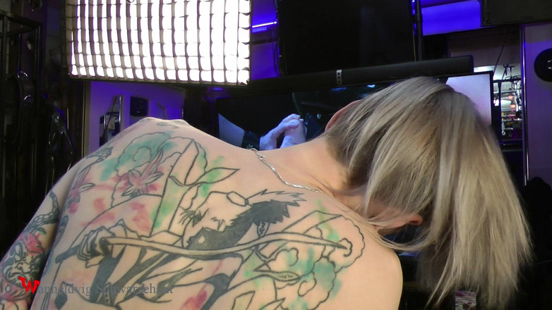 Wanheldvig: Nicky korku ayakları gıdıklıyor