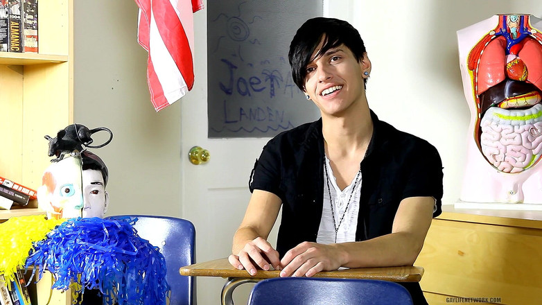 Teach Twinks: 愛らしいジェ・ランデンが誕生日の計画について語る