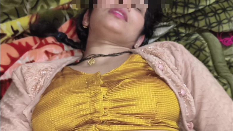 Village studio: Jedna noc se sousedovým přítelem v jeho domě a ošukal...