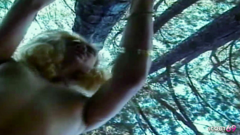 Shemale TS Collection: Tinder Date pieprzy blond chuda shemale z grubym kutasem w...