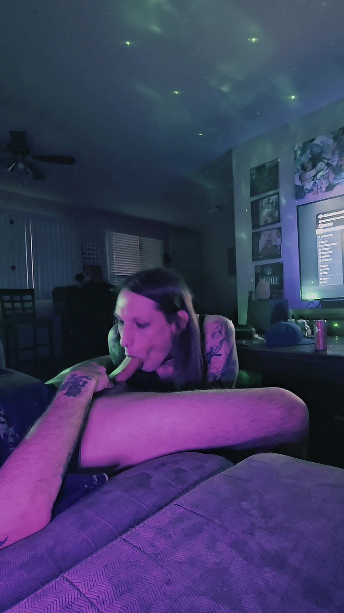 Tasha Draven: 荡妇吮吸鸡巴直到高潮