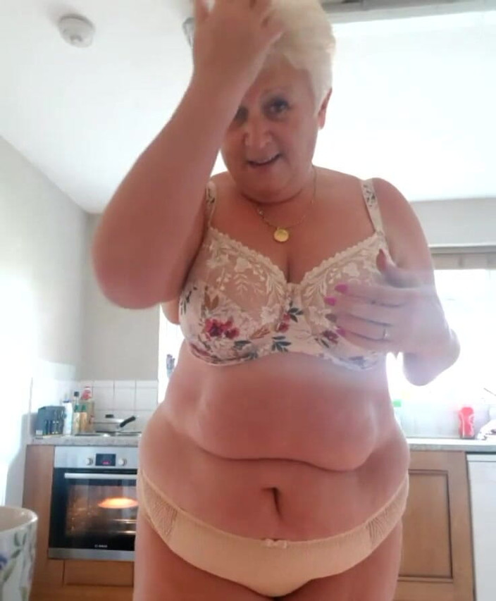 Uk Joolz: Stream bermula 11/20/2019 09:43 am