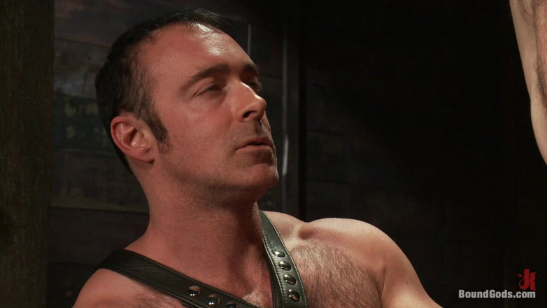 Bound gods: Tolong tase pantat saya yang berumur 19 tahun semasa awak pancut,...