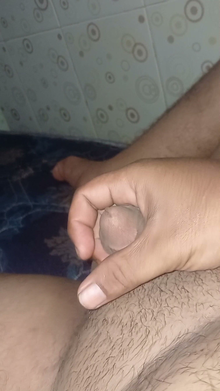 Theresia Nirvana: Tomboy piliç lezzetli bir şekilde iç çekiyor