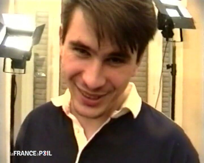 Rue Chaude: Un casting ultra-bollito mentre si rilassa.