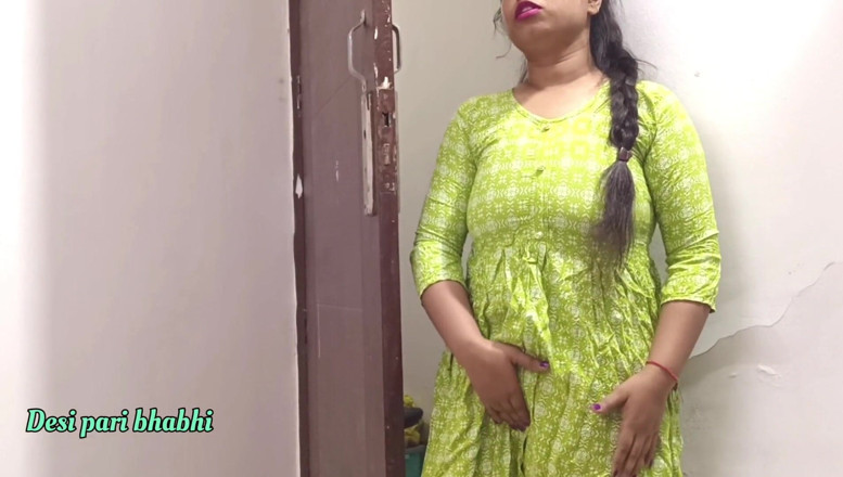 Desi Pari Bhabhi: Pizda surorii vitrege futută tare de fratele ei vitreg, ea...