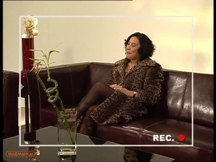 Magmafilm: Niemiecka brunetka amatorska mamuśka zostaje zerżnięta przez dwóch mężczyzn