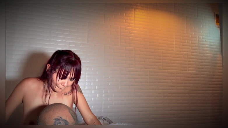 Allison Sweet: Fucking Tanpa Gangguan Di Jakuzi Dengan Bos Teman Lelaki Saya