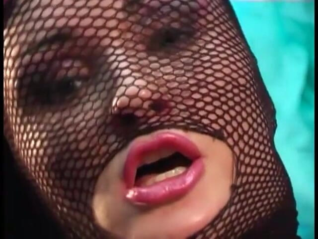 Fetish Desire: Sex lesbian în latex și masturbare anală cu jucării