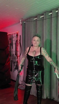 New Domina Flogger Try Out