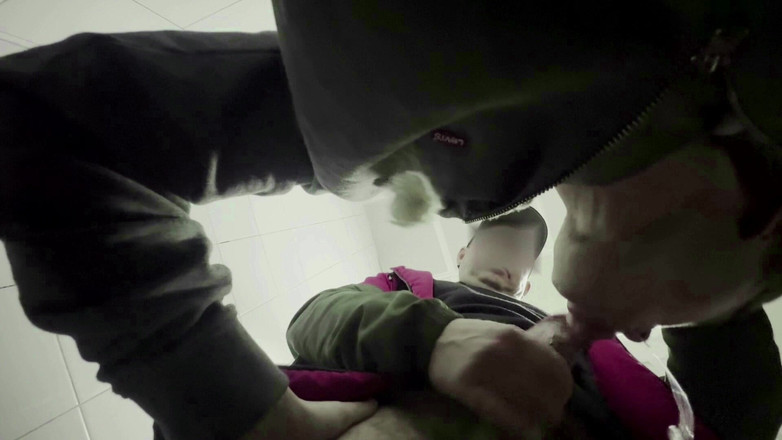 Throateman: Cô giáo hút dày trong nhà vệ sinh công cộng....