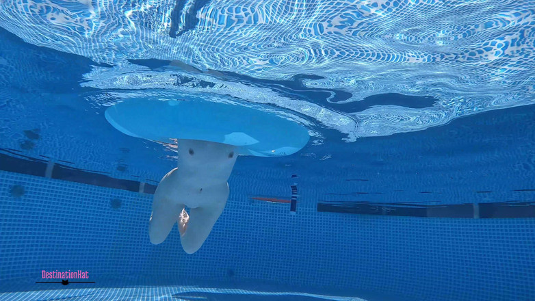 Destination Kat: Di bawah Air