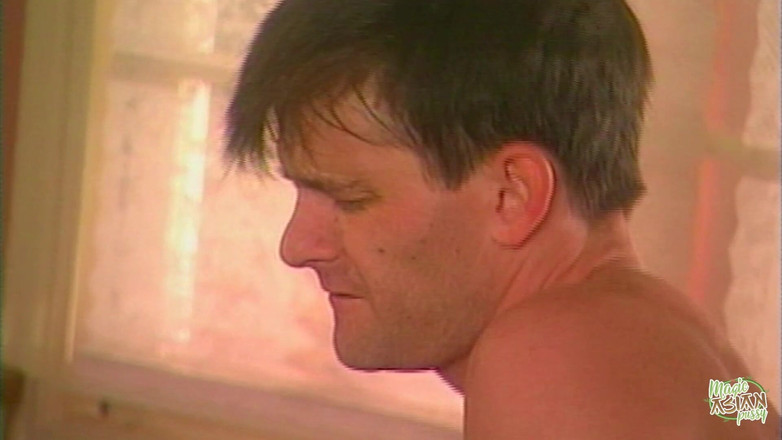 Magic Asian Pussy: Tato asijská blondýnka má zkušenosti v tom, aby se k...