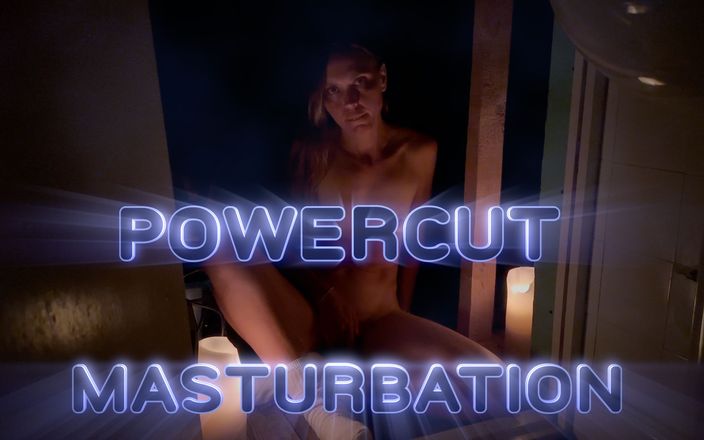 Wamgirlx: Powercut Masturbation