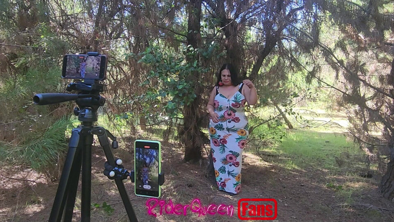 Riderqueen BBW Step Mom Latina Ebony: Riderqueen alleen, buitenshuis, video's voor fans