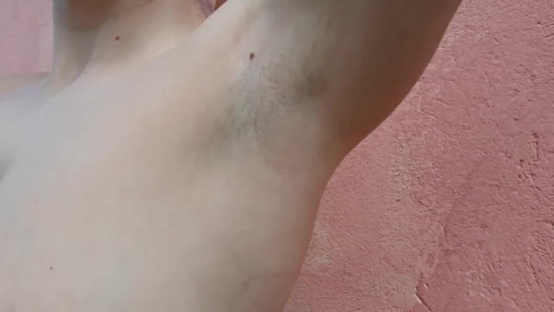 Cuca stream: Big natural boobs play