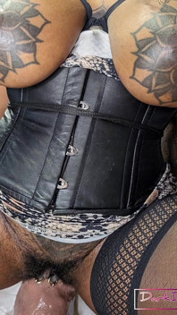 Kinky Slut Queen Dark Bogini jebanie i tryska gigant Ticky Niki 8xl