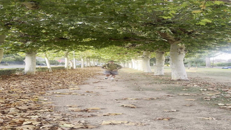 BoyGym: Riskantní ukazování ptáka na ulici, cestovní gay video