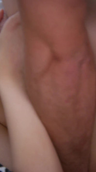 Lola heart ha il viso coperto di sperma