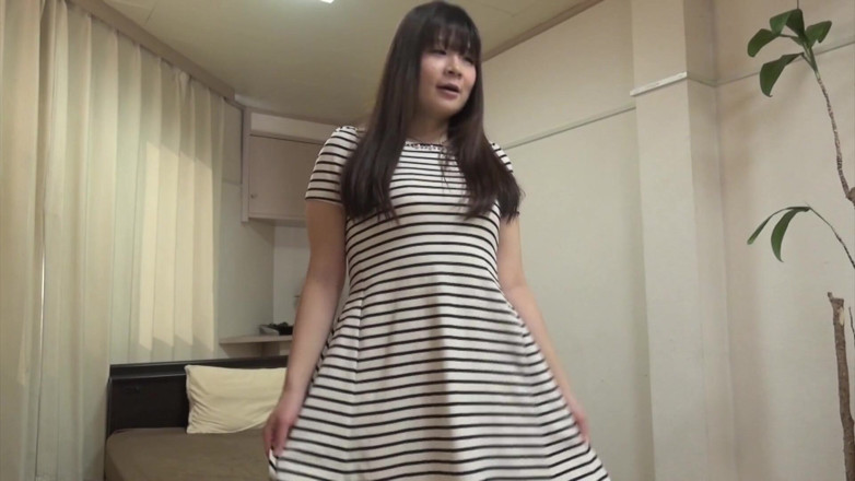 Japan Lust: Adorable Japanese MILF loves toys and cock