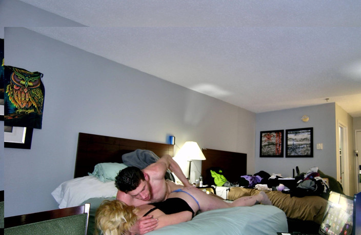 Alpha stud 4 u: Ella lo toma a cuatro patas y termina colgando de...