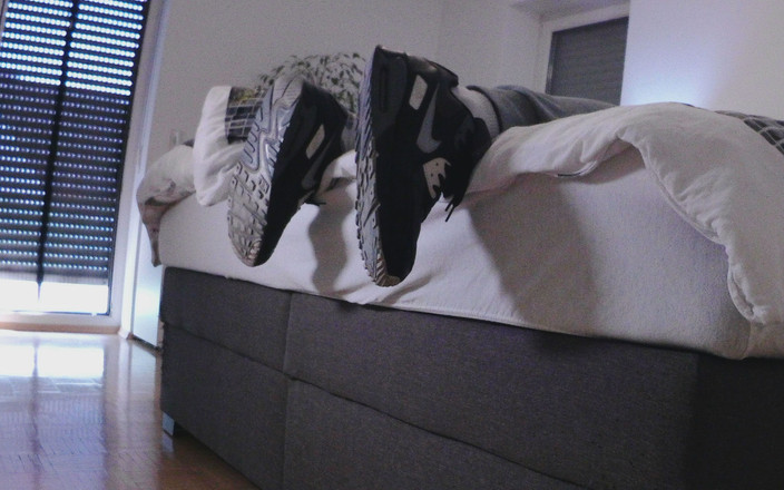 Sneakers Gay Graz: 몇 일 후 신발 벗기