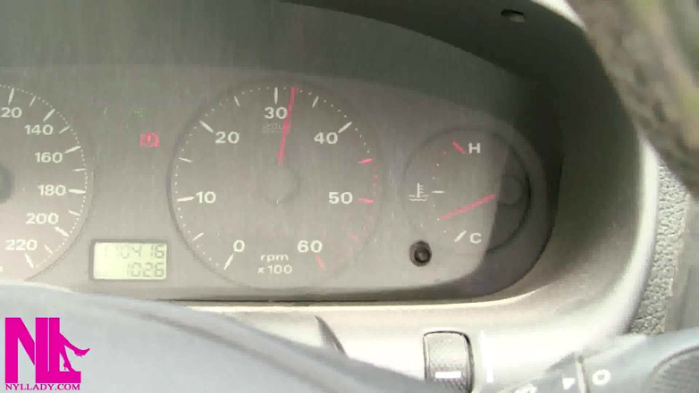 Nyllady: kapre ke kaale joote men riving