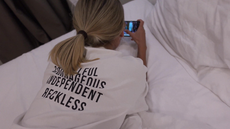Karamelnayapussy: Stepsister plays mini games on her phone while I fuck...