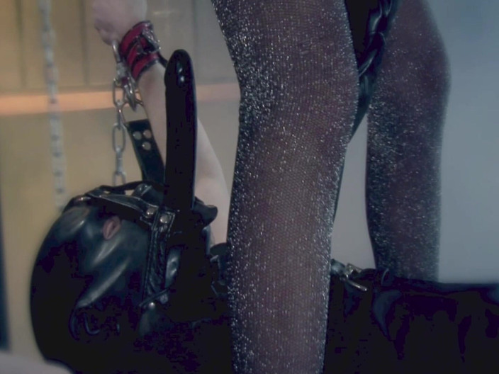 DARVASEX: Adegan awek sedap - 4 blonde dalam pakaian dalam lateks melancap dalam...