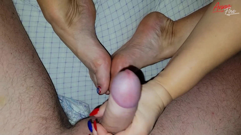 Anna Fire: Beautiful stepmom feet love to get cum