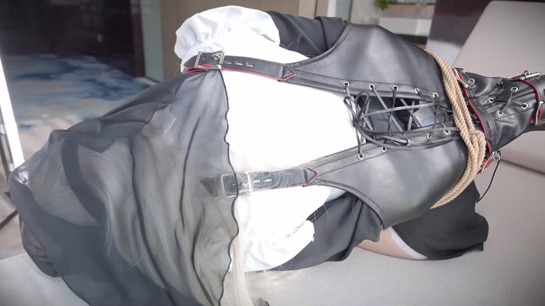 OrangeXXOO: Potrestej padlou jeptišku 02